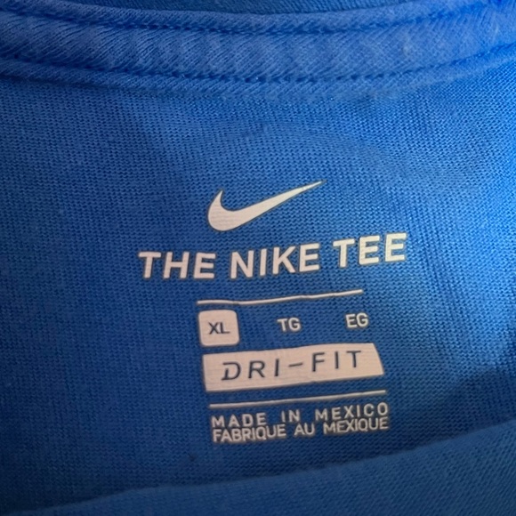 Boys nike shirt - Picture 2 of 2